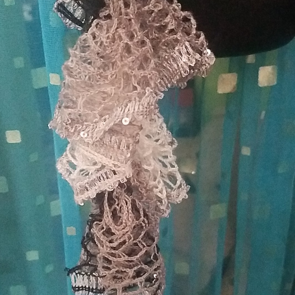 Handmade scarf - Picture 7 of 8